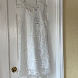 Francesca’s white floral dress